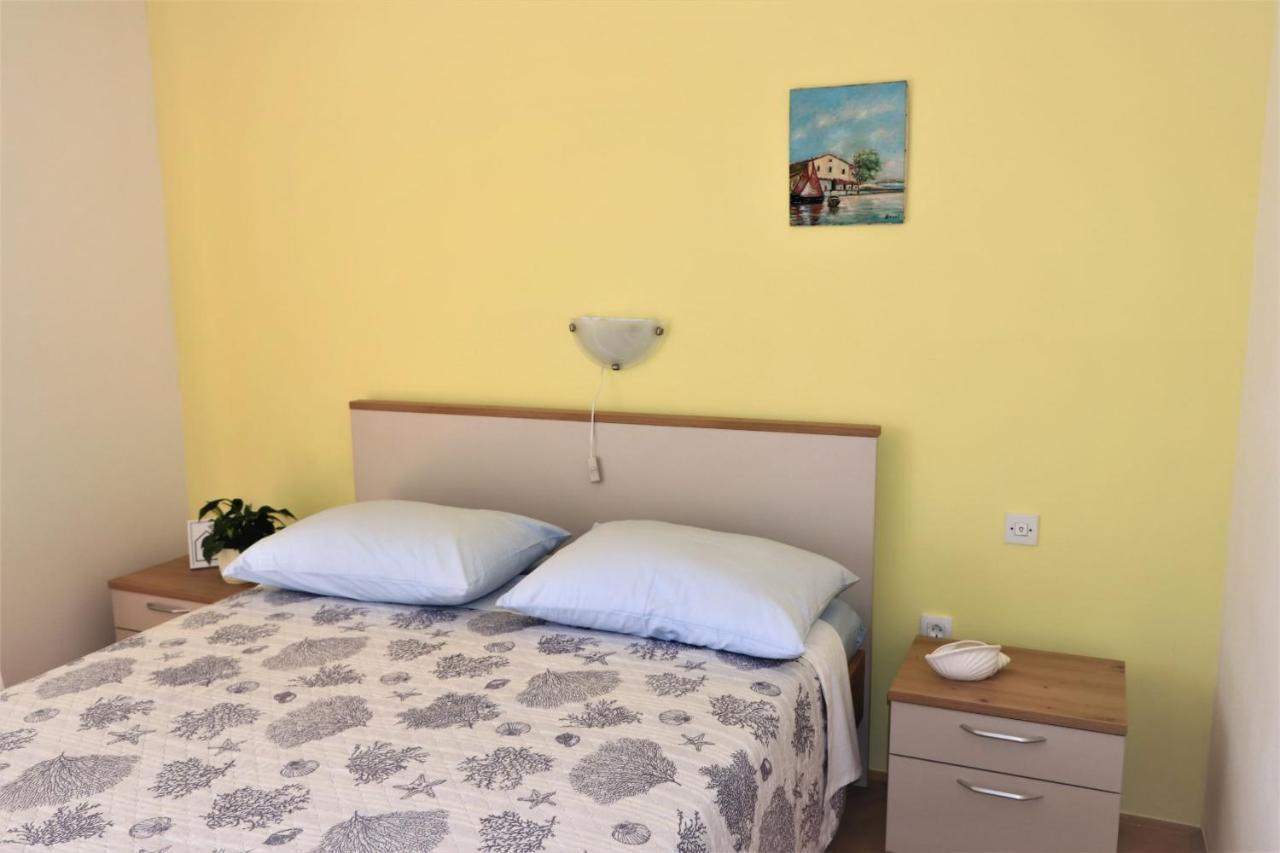 Family Rooms Moela Umag Ngoại thất bức ảnh