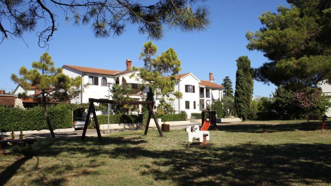Family Rooms Moela Umag Ngoại thất bức ảnh